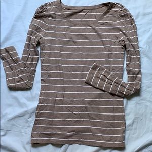 Soft and stretchy, stripped long sleeved shirt.